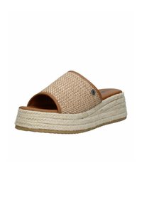 Sándali de tejido beige con punta abierta, acentos de cuero marrón y una gruesa suela de plataforma envuelta en yute. Parte superior texturizada y base plana.