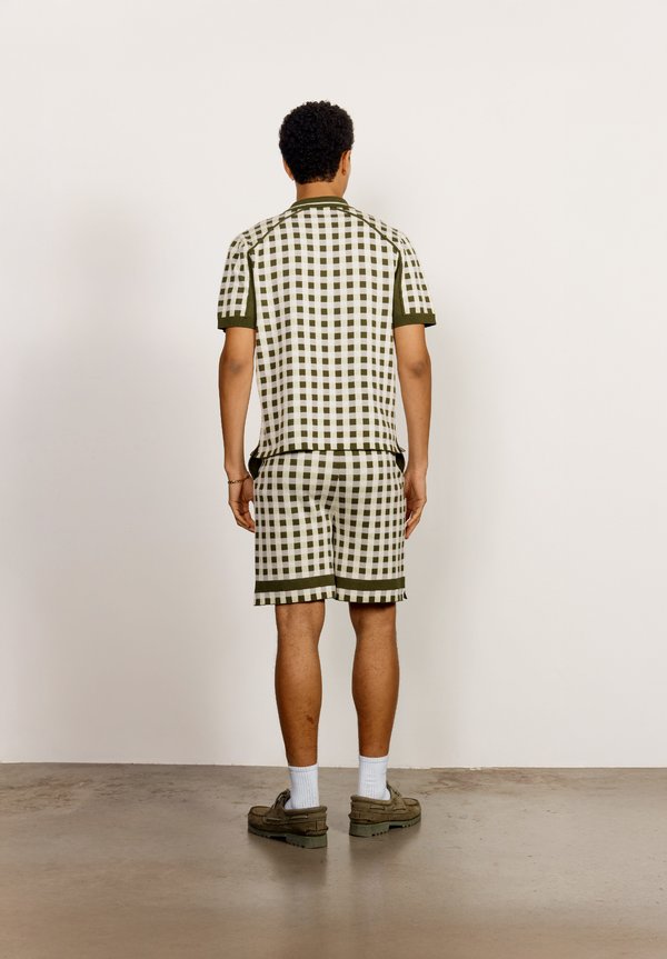 PUTTING CHECK UNISEX - Shorts2