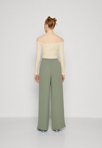 Vero Moda Tall VMALVA WIDE - Püksid - laurel wreath
