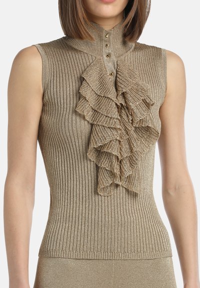 Top fără mâneci, din tricot cusut în evantai de culoare dorită, cu guler înalt, nasturi aurii și detalii cu volane stratificate pe față.