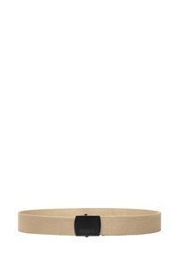 Piaskowy pleciony pasek wykonany z trwałego materiału tekstylnego, z gładkim czarnym zapięciem, charakteryzujący się minimalistycznym designem i brakiem widocznych wzorów.