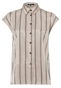 Helles beige Hemd mit schwarzen vertikalen Streifen, kurzen Ärmeln, einem kragenförmigen Ausschnitt und einer Knopfleiste. Glattes, glänzendes Material mit subtiler Ausstrahlung.