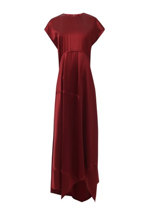 Rode satijnen jurk met korte mouwen, ronde halslijn en asymmetrische zoom. Heeft een gladde textuur en een eenvoudig, ongeversierd ontwerp.