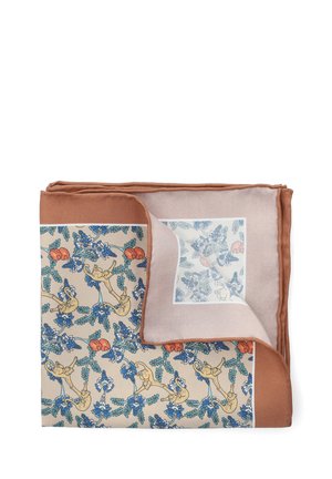 Jedwabna chusta z kwiatowym wzorem z niebieskimi i pomarańczowymi akcentami, z brązowym obrzeżem. Tkanina ma gładką fakturę i złożone wzory.