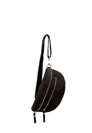 Borsa a tracolla in suede nero con forma a mezza luna, caratterizzata da due cerniere dorate, un corpo testurizzato e una tracolla removibile.