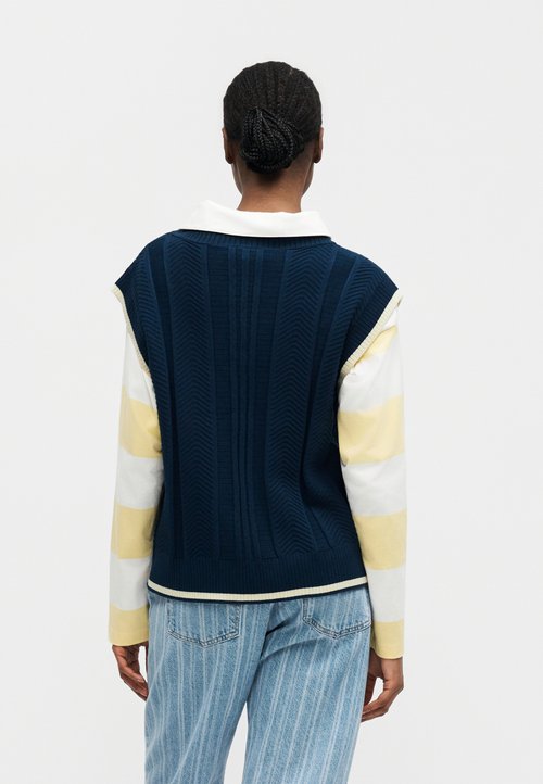 adidas Cable Knit Vest Asia SIzing 'Night Indigo' (Women's) — foto 4