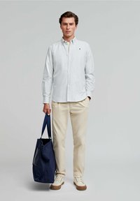 Scalpers Vapaa-ajan kauluspaita - khaki stripes