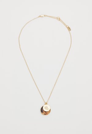 Collier chaîne en or avec deux pendentifs ronds, l'un en or gravé "RL" et l'autre à motif écaille de tortue, sur fond blanc.