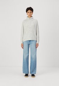 Vero Moda VMPLAZA ZIPPER BLOUS - Pulover - light grey