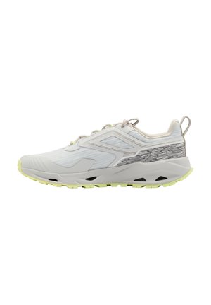Chaussure de sport gris clair avec talon à motif, lacets à l'avant, semelle rembourrée et semelle extérieure jaune clair, vue de profil.
