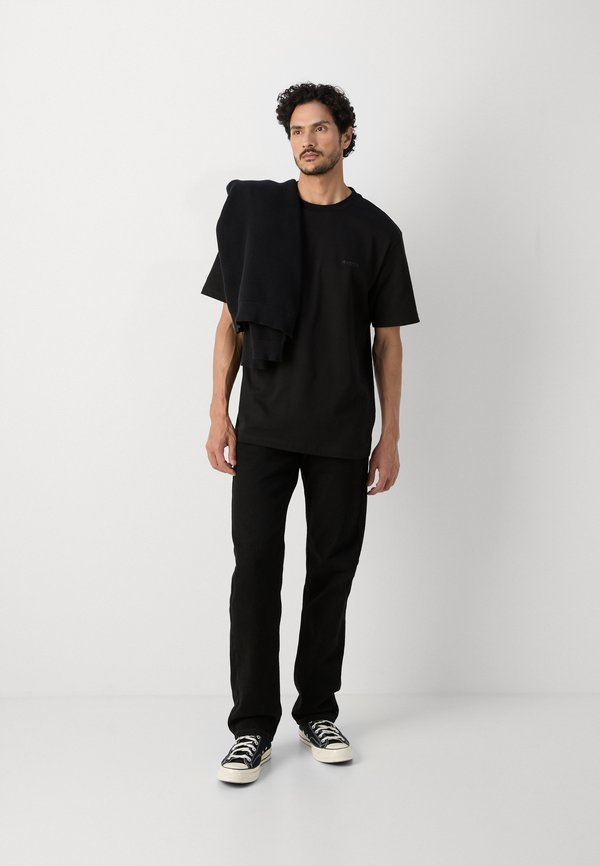 INJECTION LOGO PRINT - Basic T-shirt2