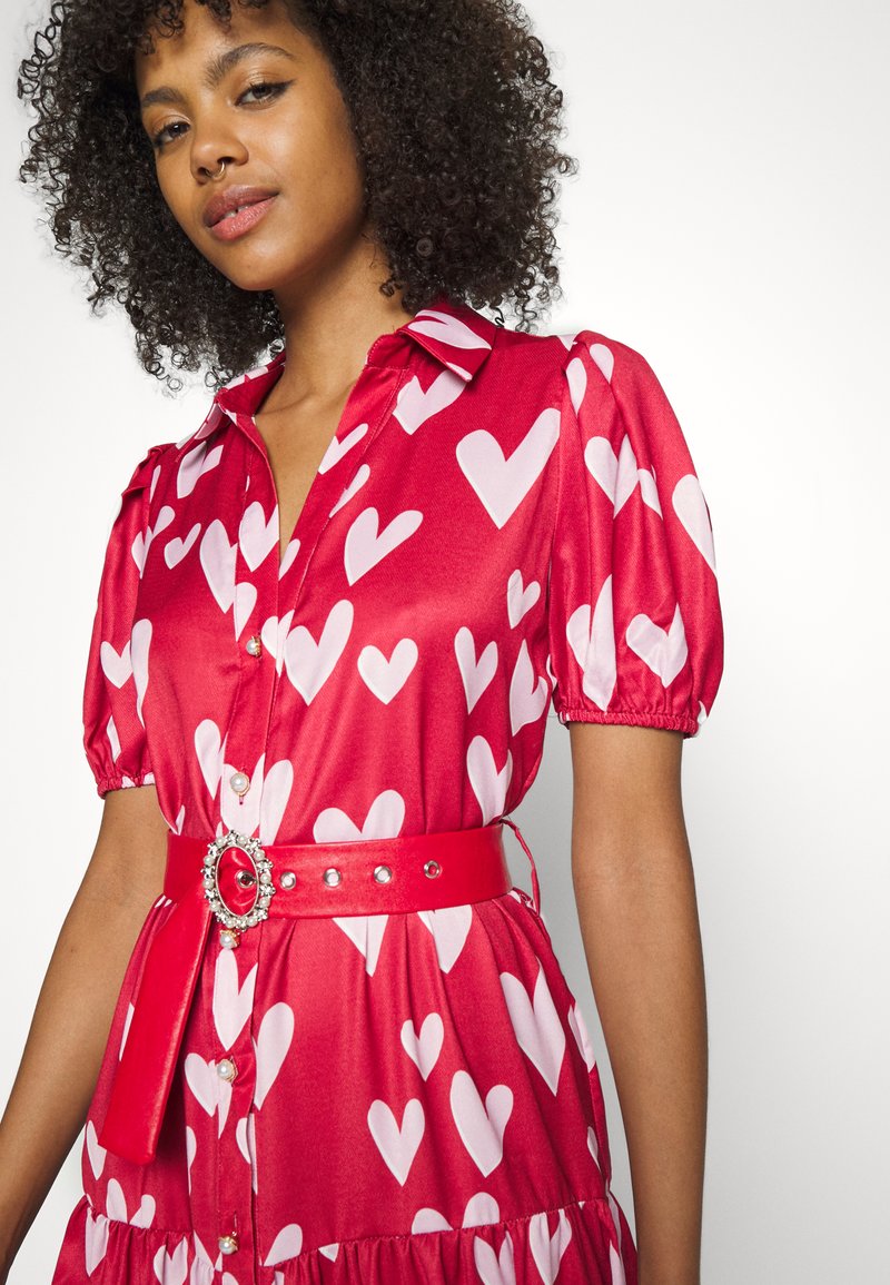 Damen Freizeitkleider | Sister Jane FERRIS WHEEL MIDI DRESS Blusenkleid red/rot - OP53532 Damen Freizeitkleider | Sister Jane FERRIS WHEEL MIDI DRESS Blusenkleid red/rot - OP53532