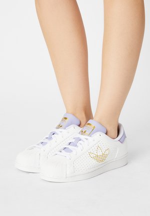 SUPERSTAR - Tenisky - white/dust purple/gold metallic