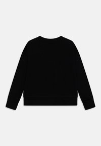 Svart långärmad sweatshirt med rund halsringning sedd bakifrån, med ribbad muddar och nederkant mot en enkel ljus bakgrund.