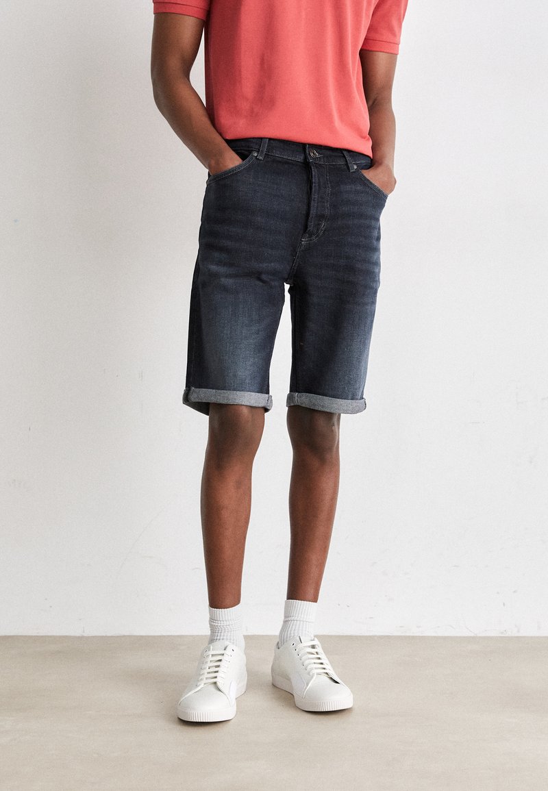 Hugo - Man - Green - Shorts main image 1