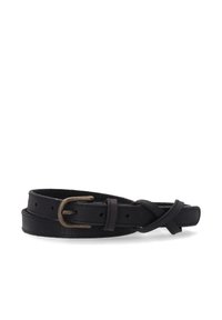 Ceinture en cuir noir avec boucle en laiton, enroulée à plat sur un fond blanc.