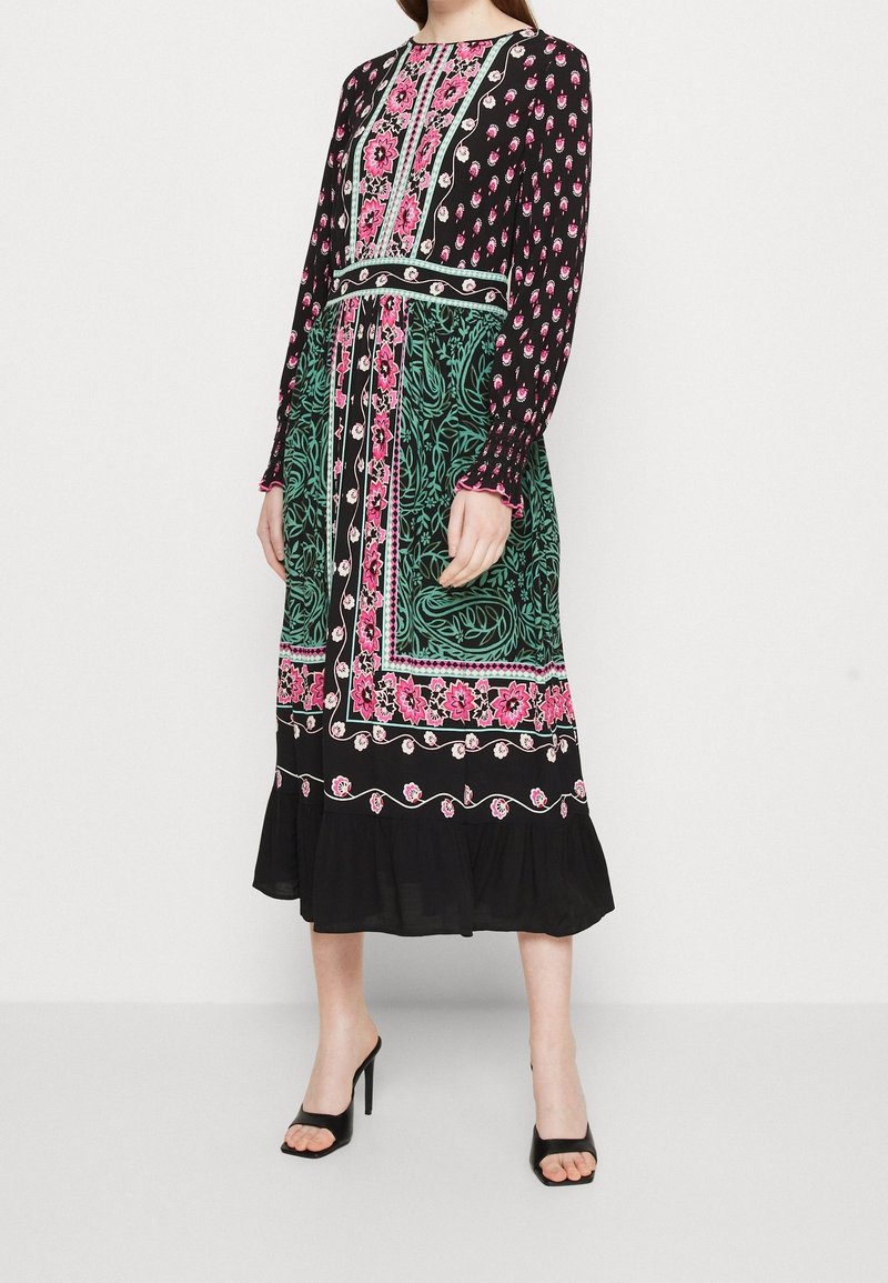 Marks & Spencer Freizeitkleid - black
