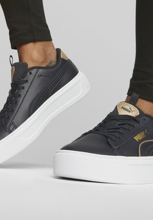 Sneakers - black