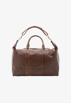 Sac de voyage en cuir marron avec double poignée et bandoulière réglable, présentant des coutures visibles et une fermeture à glissière. Texture durable.