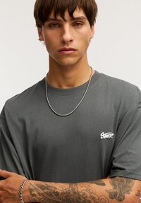 PULL&BEAR WITH LOGO - T-shirts print - grey