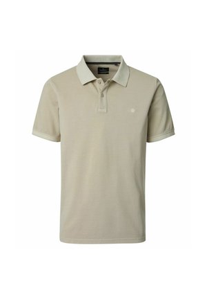 Beige polo med korte ærmer, krave, to-knaps slids og lille broderet logo på venstre bryst.