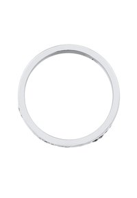 Zilveren ring met een gladde, gepolijste afwerking en een ronde vorm, met een dun profiel en subtiele textuuraccenten langs de band.