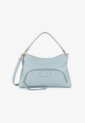 lichtblauwe leren handtas met een gebogen ontwerp, uitgerust met een gouden ritszak aan de voorkant en een afneembare schouderriem. Gouden hardware accenten.