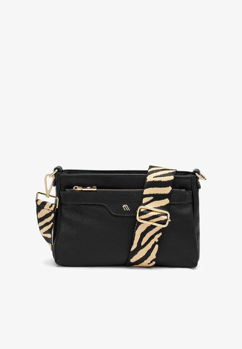 Borsa a tracolla in pelle nera con finitura testurizzata, dotata di una tracolla a strisce beige e nere con dettagli in oro e scomparti con zip.