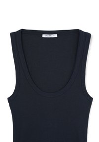 Canottiera blu navy con scollatura rotonda, texture a coste e spalline sottili. L'etichetta recita "CALLIOPE" con la taglia "S" visibile.