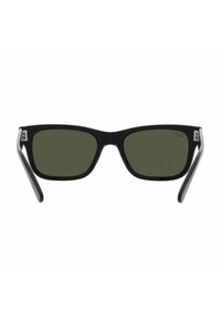 Occhiali da sole neri con lenti verdi, montatura rettangolare, finitura lucida e decorazioni distintive sulle tempie. Design elegante in acetato.