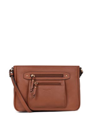 Borsa a tracolla in pelle marrone con due tasche frontali con zip, design elegante e tracolla removibile.