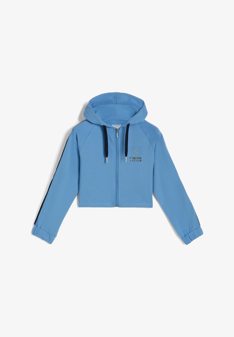 Sudadera azul recortada con cremallera frontal, mangas largas, cordones en azul marino y un pequeño logo en el pecho. Tejido suave y ligero.