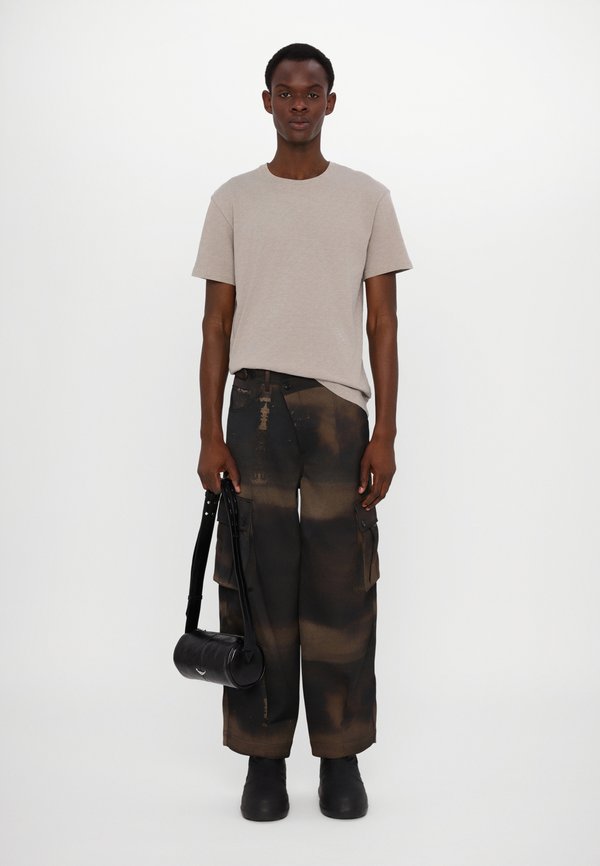 JIM STUDS UNISEX - Cross body bag2