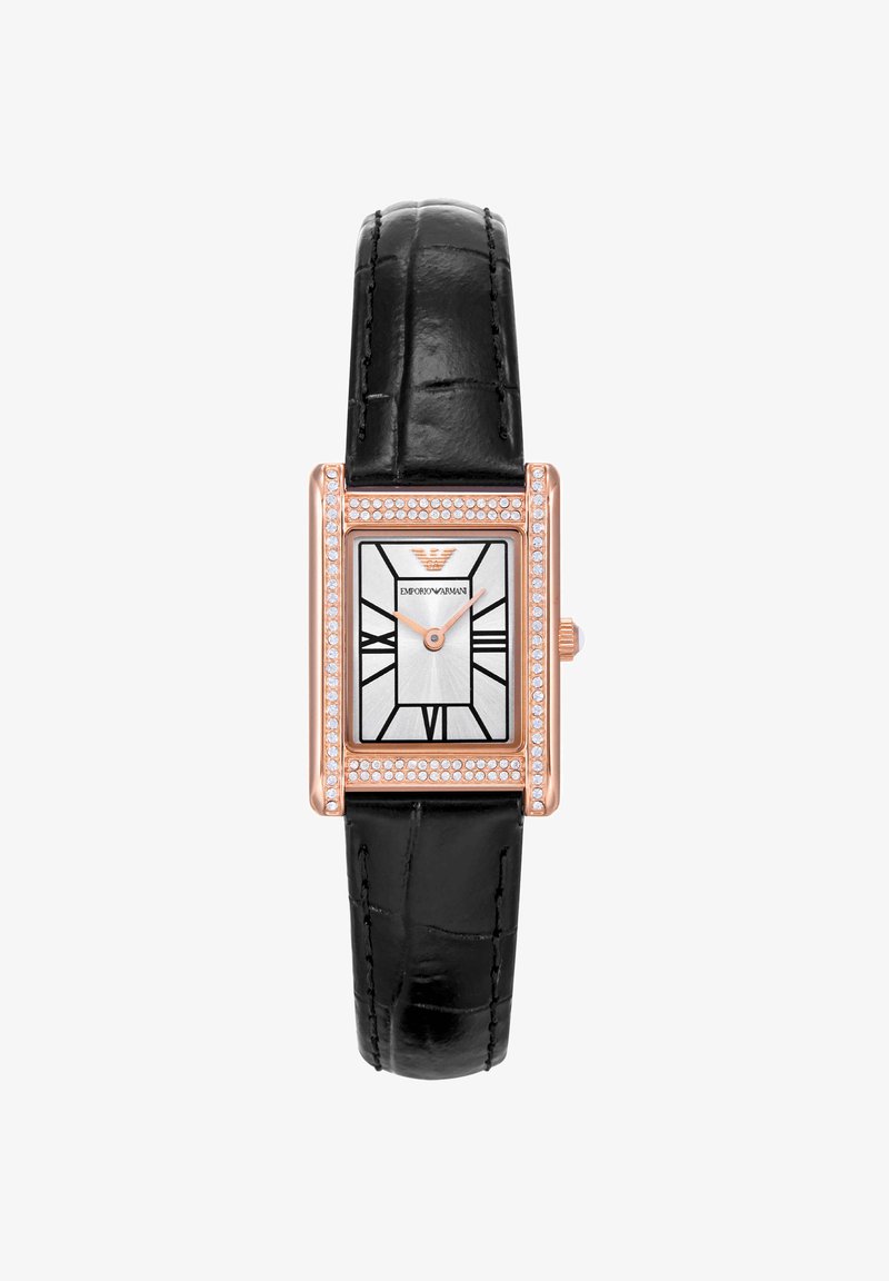 Rechthoekig roségouden horloge met zwarte Romeinse cijfers, kristallen lunette, zilveren wijzerplaat en zwarte leren band.