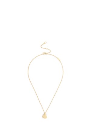 Collier délicat en chaîne d'or avec un petit pendentif cœur texturé et une fermeture à fermoir réglable sur fond blanc.