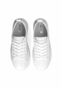 LIU JO PERFORATED  - Sneakers basse - white