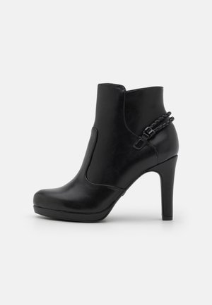 Plateaustiefelette - black