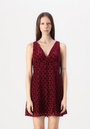 SHORT SLEEVE BURNOUT DRESS - Robe de soirée - red