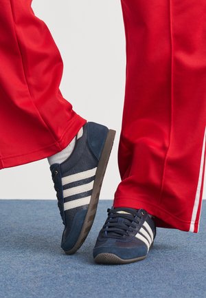 adidas Originals JAPAN W - Trainers - night navy/cream white/gold-coloured