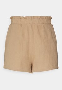 Shorts en coton texturé beige avec une ceinture élastique froncée, offrant une coupe décontractée et des ourlets aux jambes.
