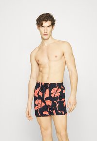 Only & Sons - ONSTED LIFE SWIM FLORAL - Shorts da mare - black Immagine in miniatura 1