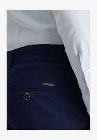 Unausgewählt, light navy blue