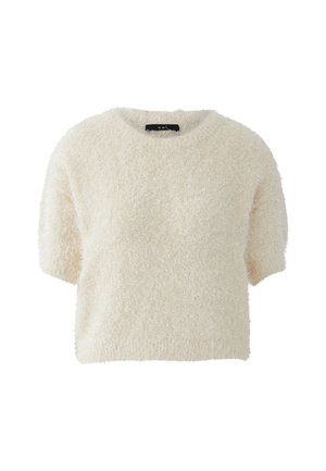 Kurzärmeliger, elfenbeinfarbener, flauschiger Strickpullover mit Rundhalsausschnitt und weichem, strukturiertem Stoff, flach auf weißem Hintergrund liegend.