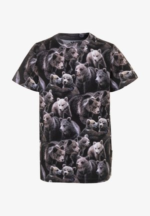 Sort T-shirt med korte ærmer med mønster af flere brune bjørneunger i forskellige positurer, der dækker hele stoffet.