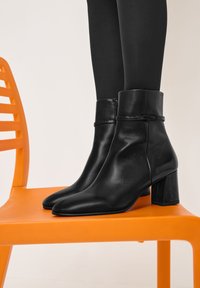 Tamaris Bottines - black comb