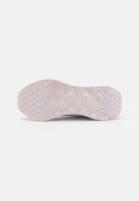 Nike Performance MOTIVA - Tekaški copati za cesto - pearl pink/white