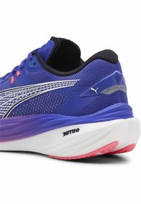 Puma DEVIATE NITRO™ 3  - Chaussures de running sur route - lapis lazuli sunset glow