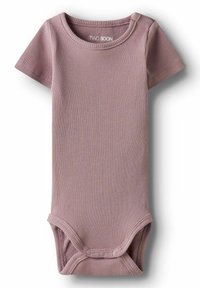 Body à manches courtes côtelé en doux tissu mauve, avec un col ras du cou et une fermeture par pressions en bas pour un habillage facile.