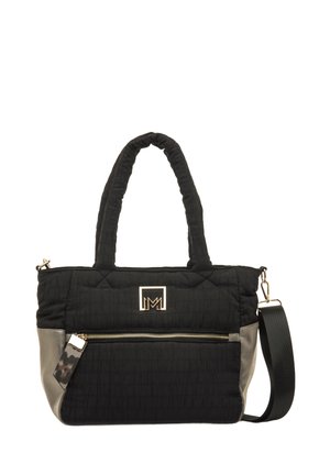 Borsa a tote nera trapuntata con doppi accenti grigi. Presenta una tasca frontale con cerniera e dettagli del logo dorato. Include manici corti e una tracolla estraibile.