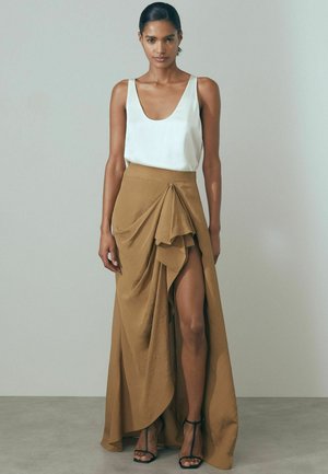 REGULAR FIT - AMARA - Maxi szoknya - toffee